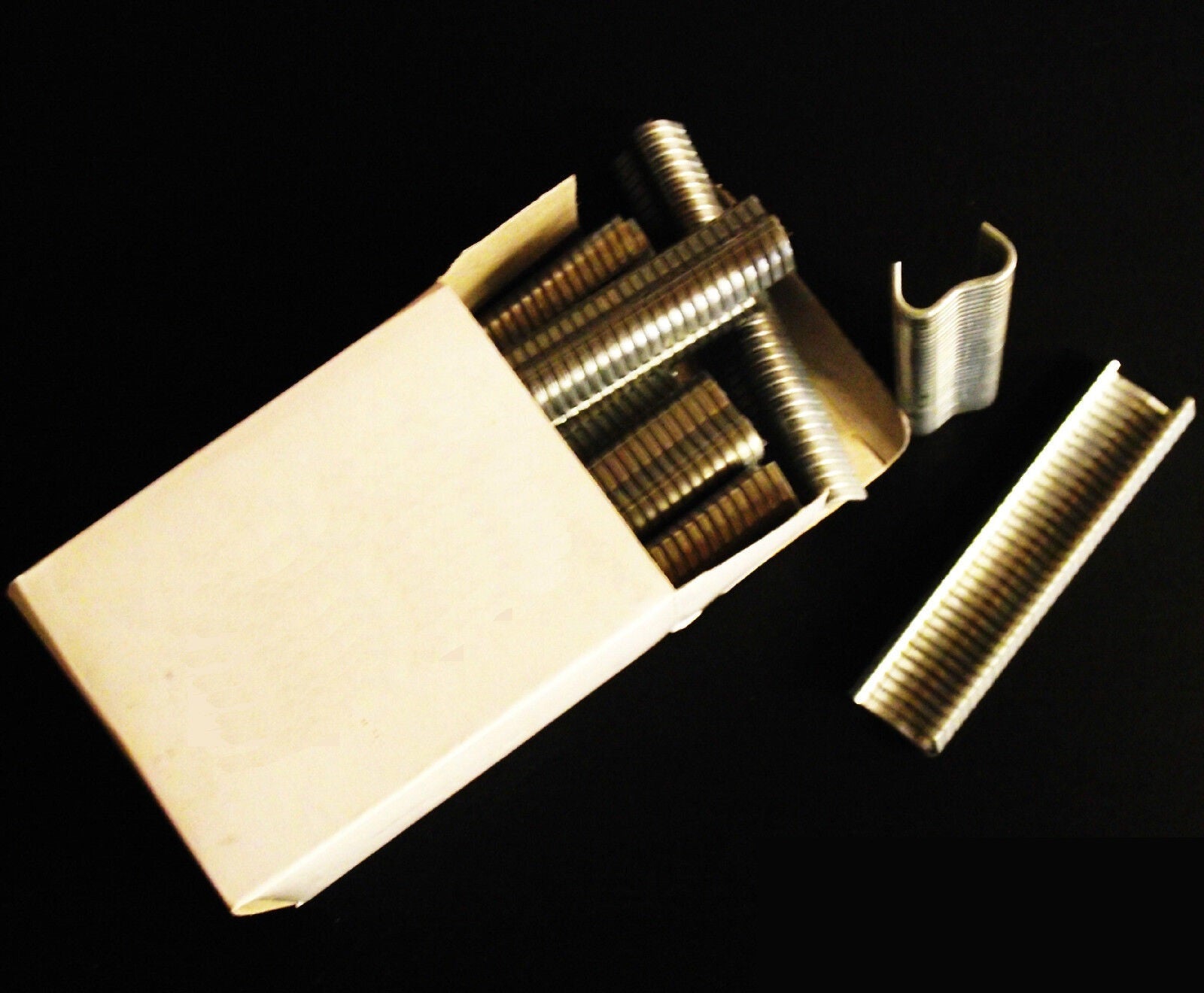 594pc Auto Feed Hog Rings 11/16 = 1/4 Circle Shrink Bag Wire Cage Pliers